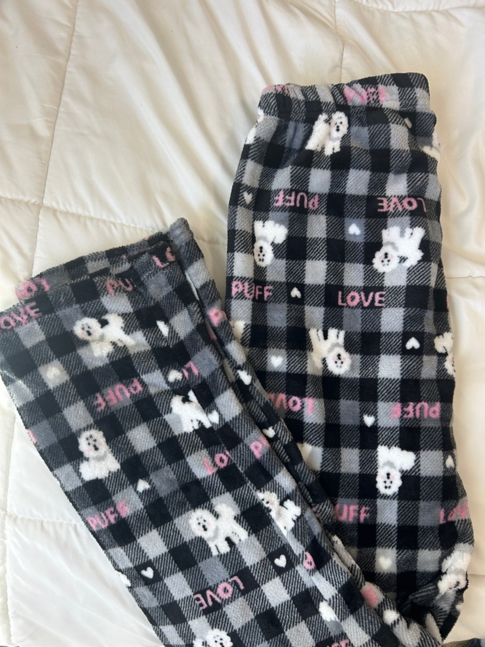 Black & Gray Plaid 'Love Puff' Fleece Pajama Pants